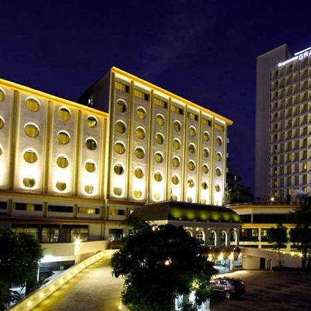 Grace Hotel Bangkok Ngoại thất bức ảnh