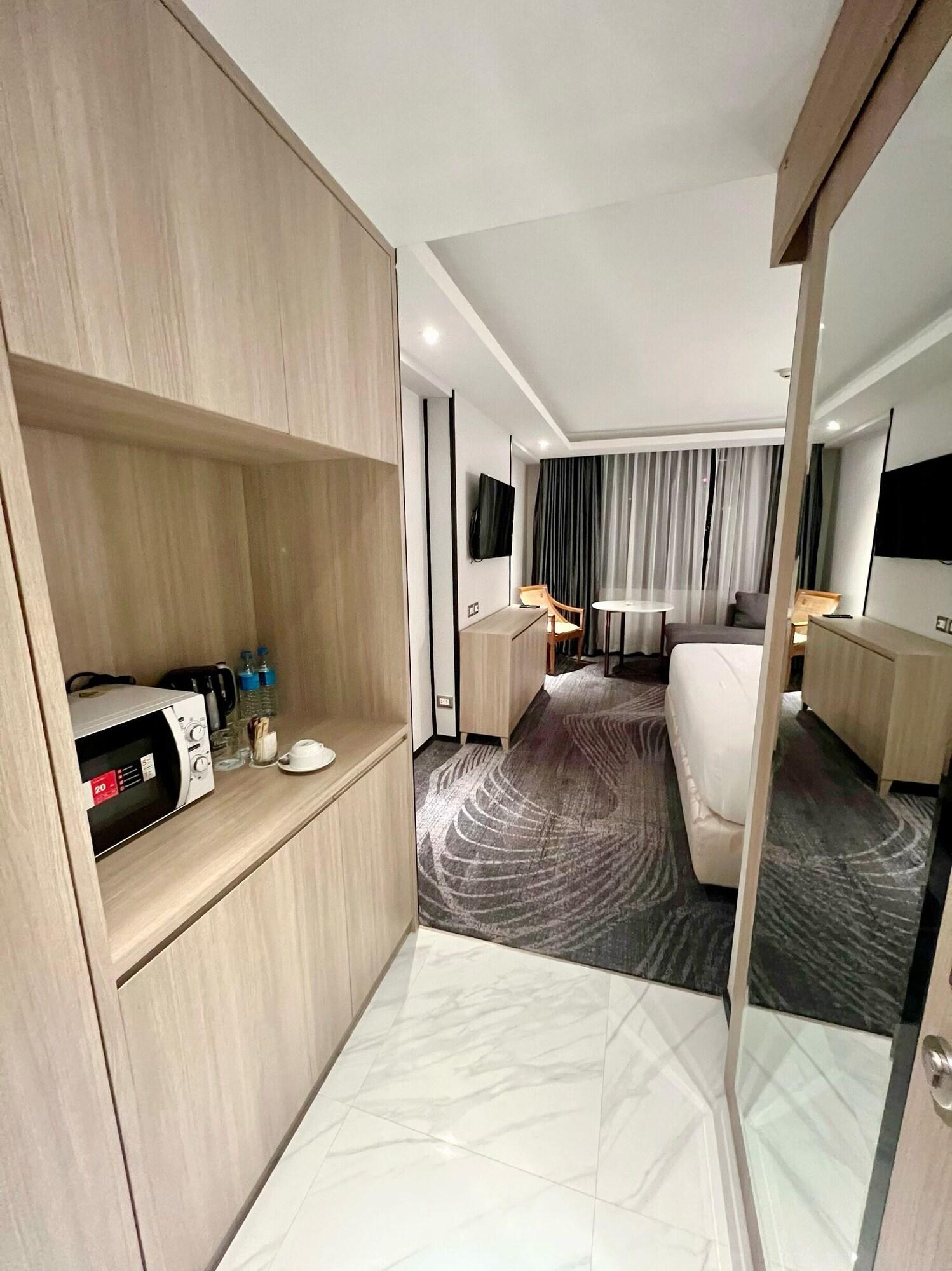 Grace Hotel Bangkok Ngoại thất bức ảnh