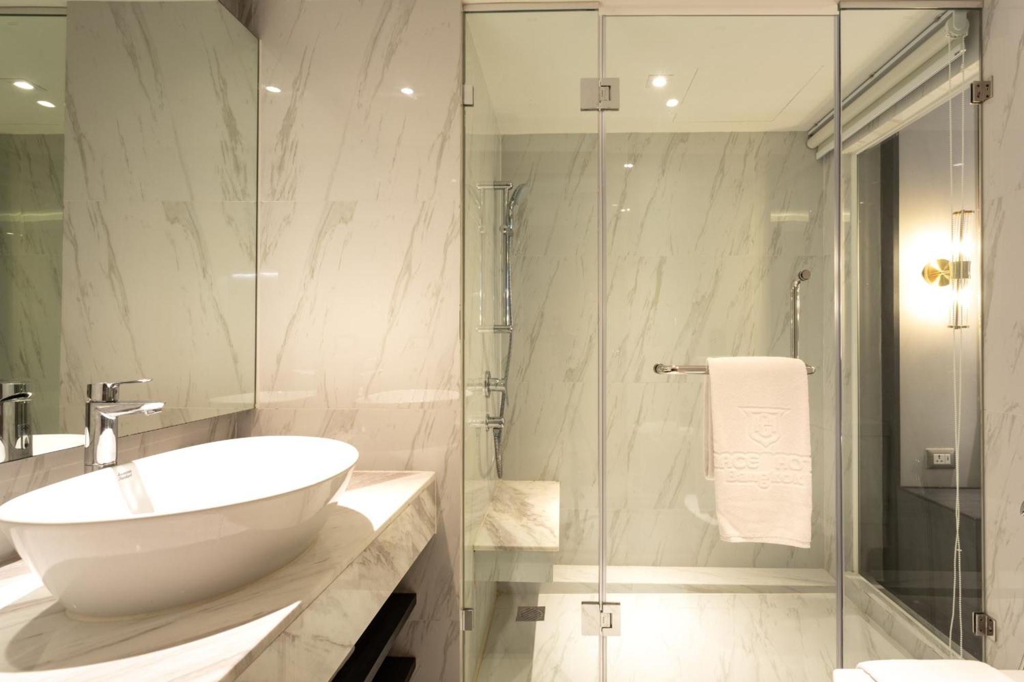 Grace Hotel Bangkok Ngoại thất bức ảnh
