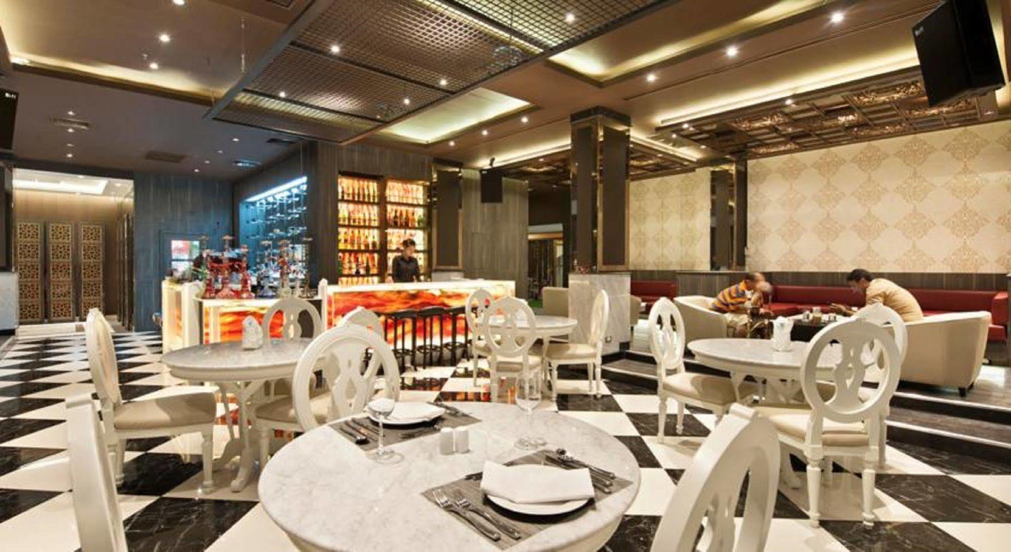 Grace Hotel Bangkok Ngoại thất bức ảnh