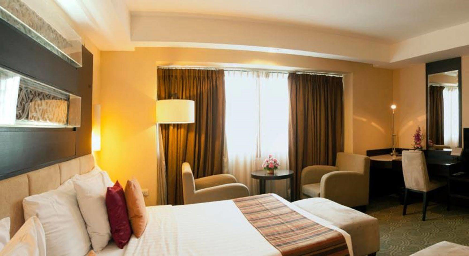 Grace Hotel Bangkok Ngoại thất bức ảnh